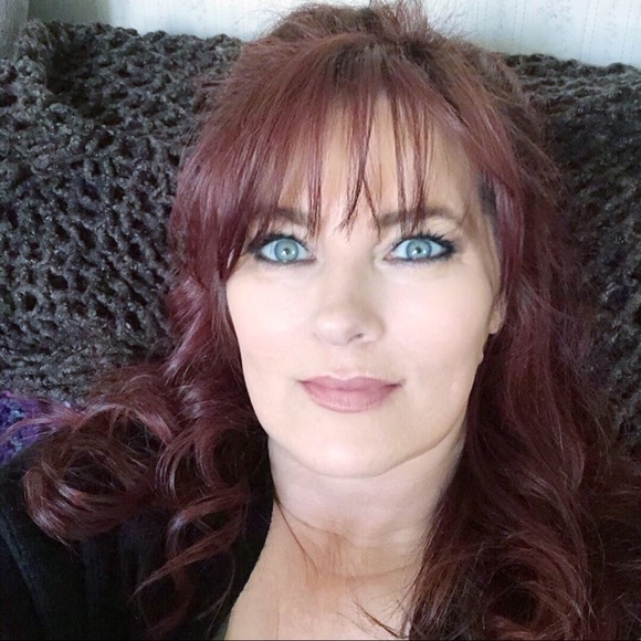 Meet your Posher, Kimberly - Picture 2 of 2